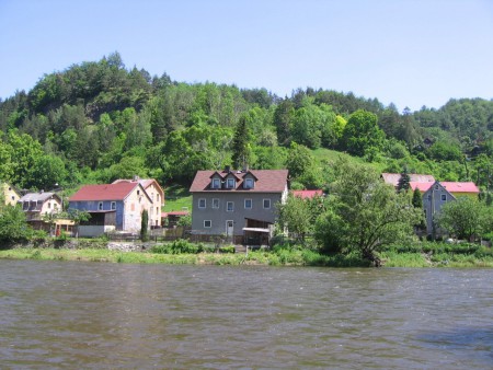Pohled na Vojkovickou skálu